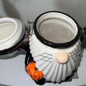 Black cat Halloween gnome with latch lid.